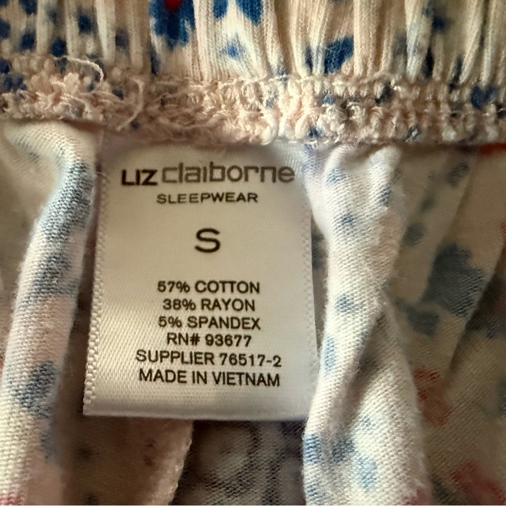 Liz Claiborne 2 Sets of Tops Capris Floral Coral Blue Pajamas size Small S - Picture 12 of 16